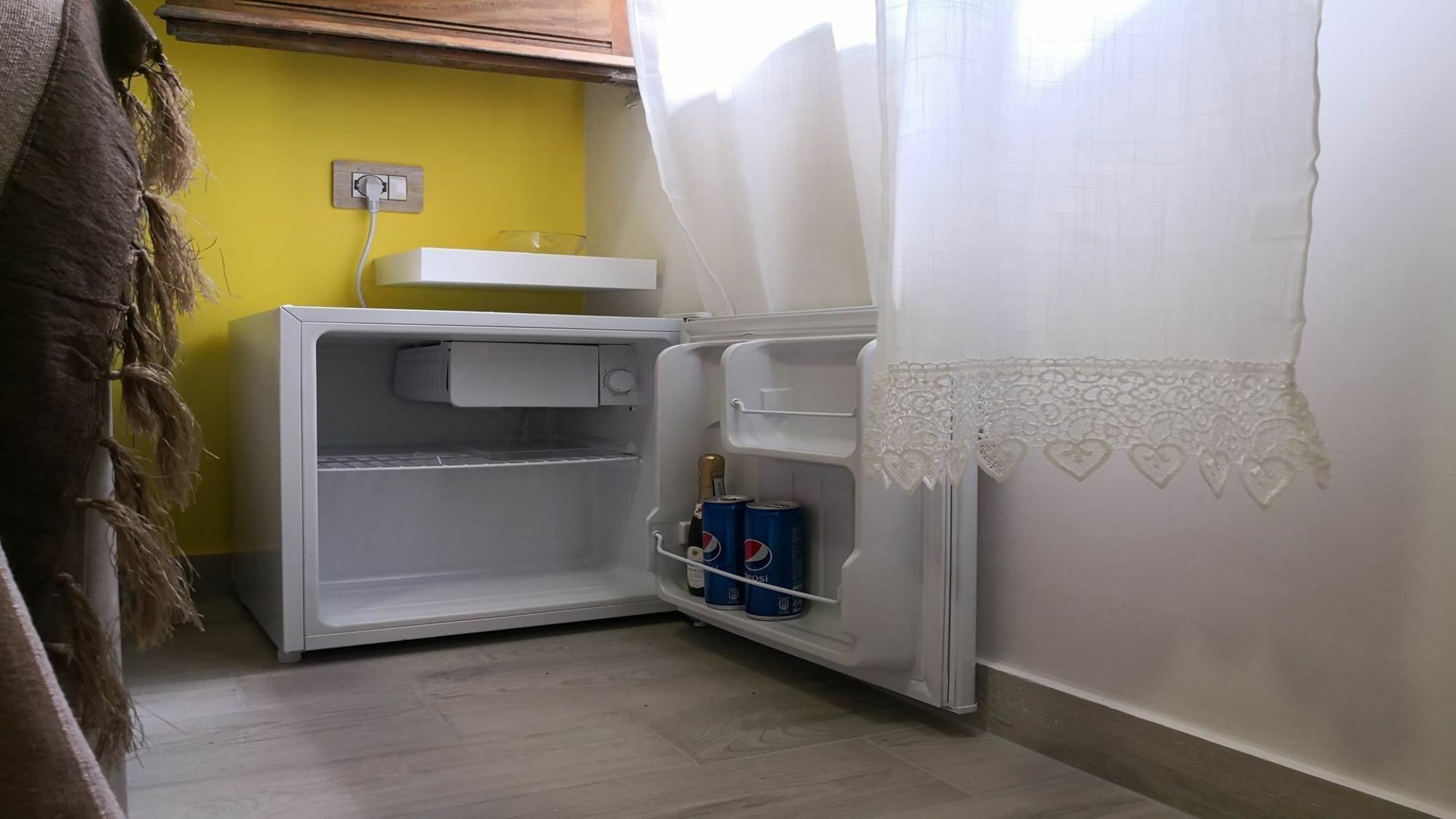 Fenesta Vascia Bed & Breakfast Napoli Eksteriør bilde